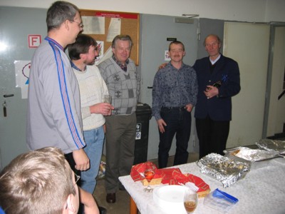 Gruppenfoto mit dem "Sieger"